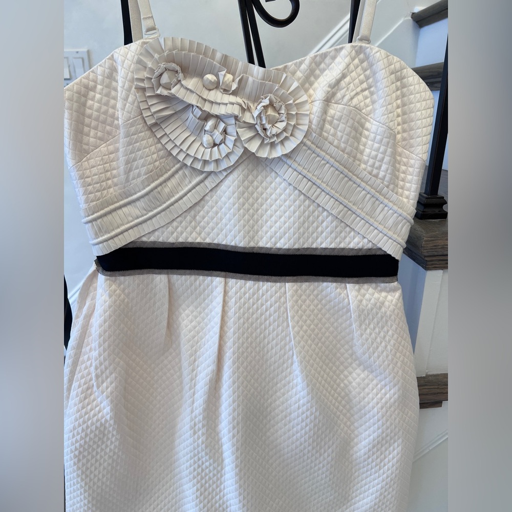 BCBGMAXAZRIA Strapless Cream Textured Dress | Size 8 | NWOT Optional Straps - Picture 4 of 12